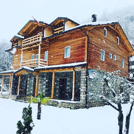Bujtina Dini Hotel Rubik Exterior foto